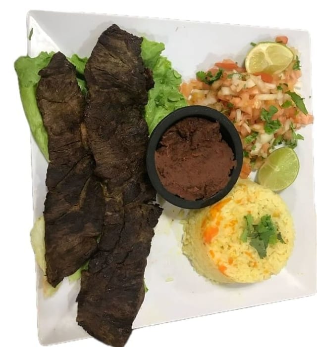Carne Azada Arroz/frij/chimol.